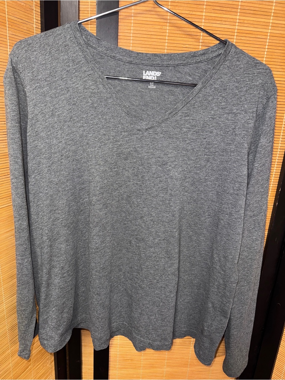Lands' End Grey Long Sleeve V-Neck T-Shirt Size Large Petite